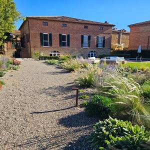 luksus ferie villa i toscana italien pool vingard75 castelmuzio outside00024