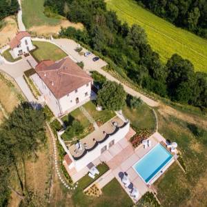 luksus villa toscana firenze pool generationsferie98 villa dioneo00056