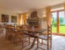 ferie villa i toscana italien pool tennisbane 86 silenti dining02x800