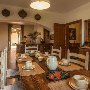 ferie villa i toscana italien pool tennisbane 87 silenti kitchenx800